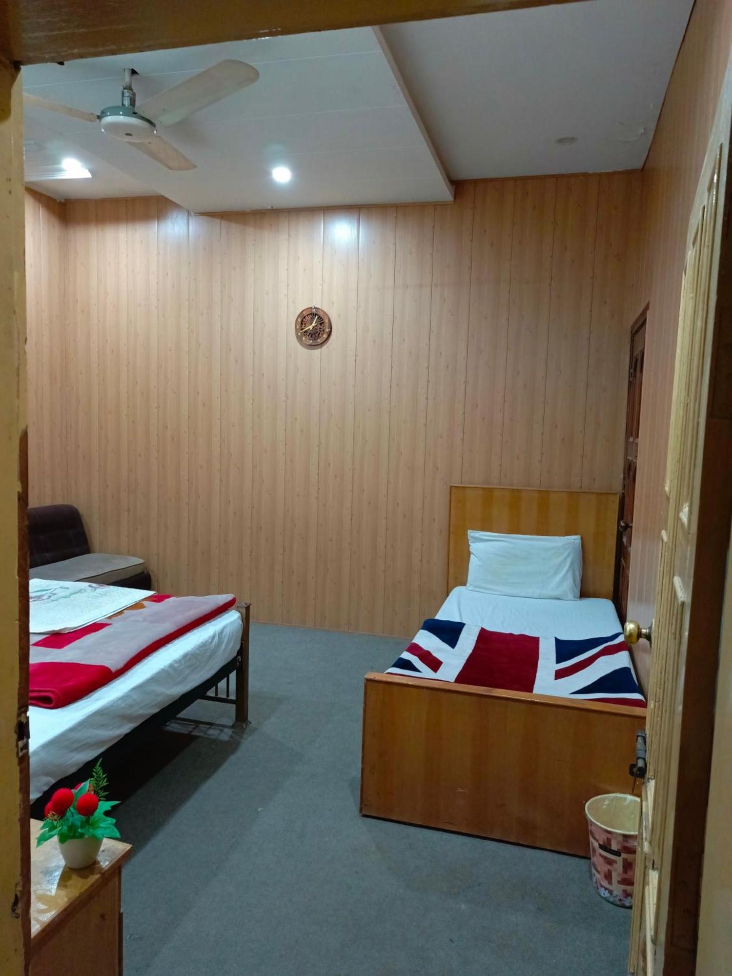 See Motel Muzaffarabad Kültér fotó